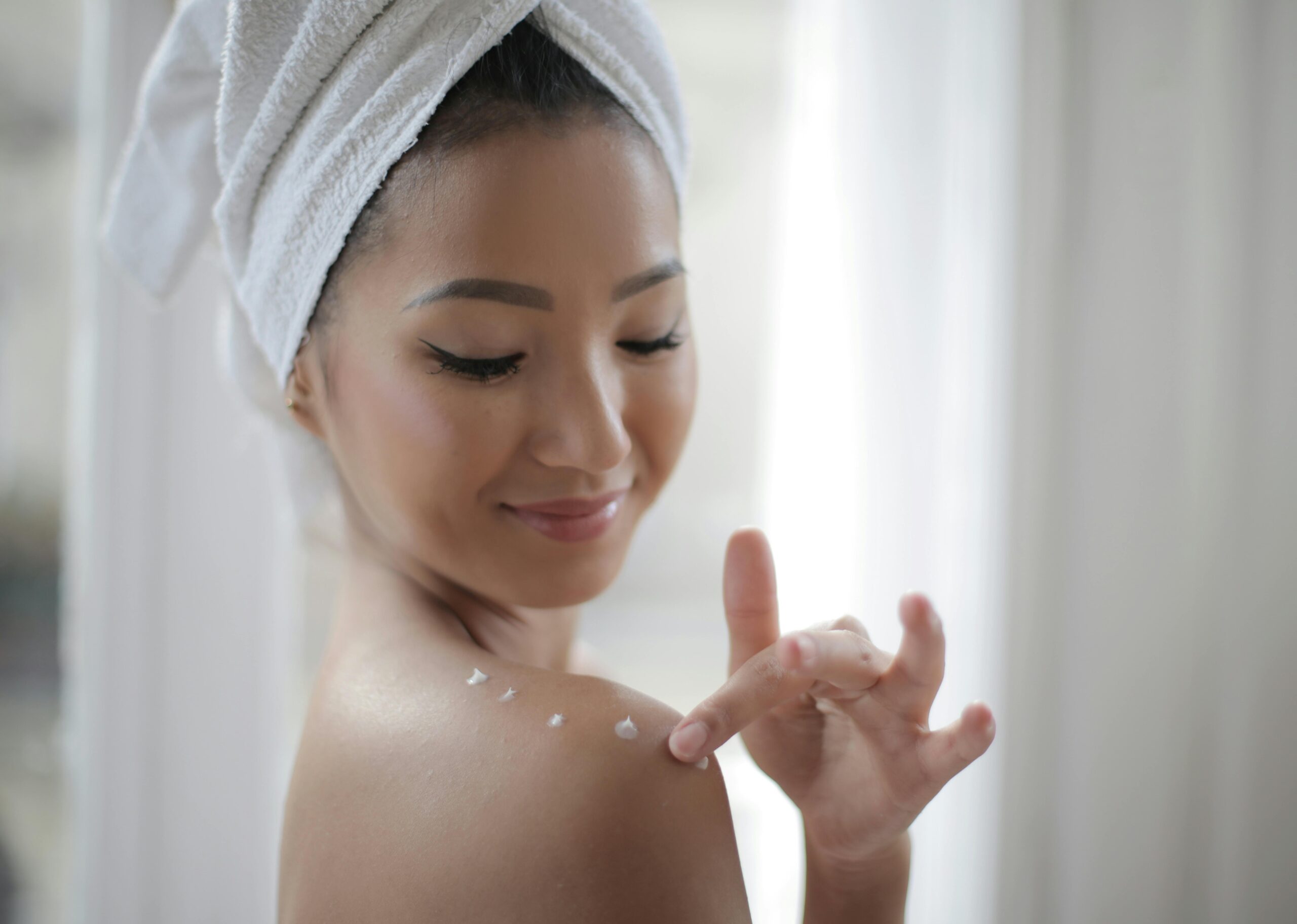 What is the best skincare routine for acne-prone skin?