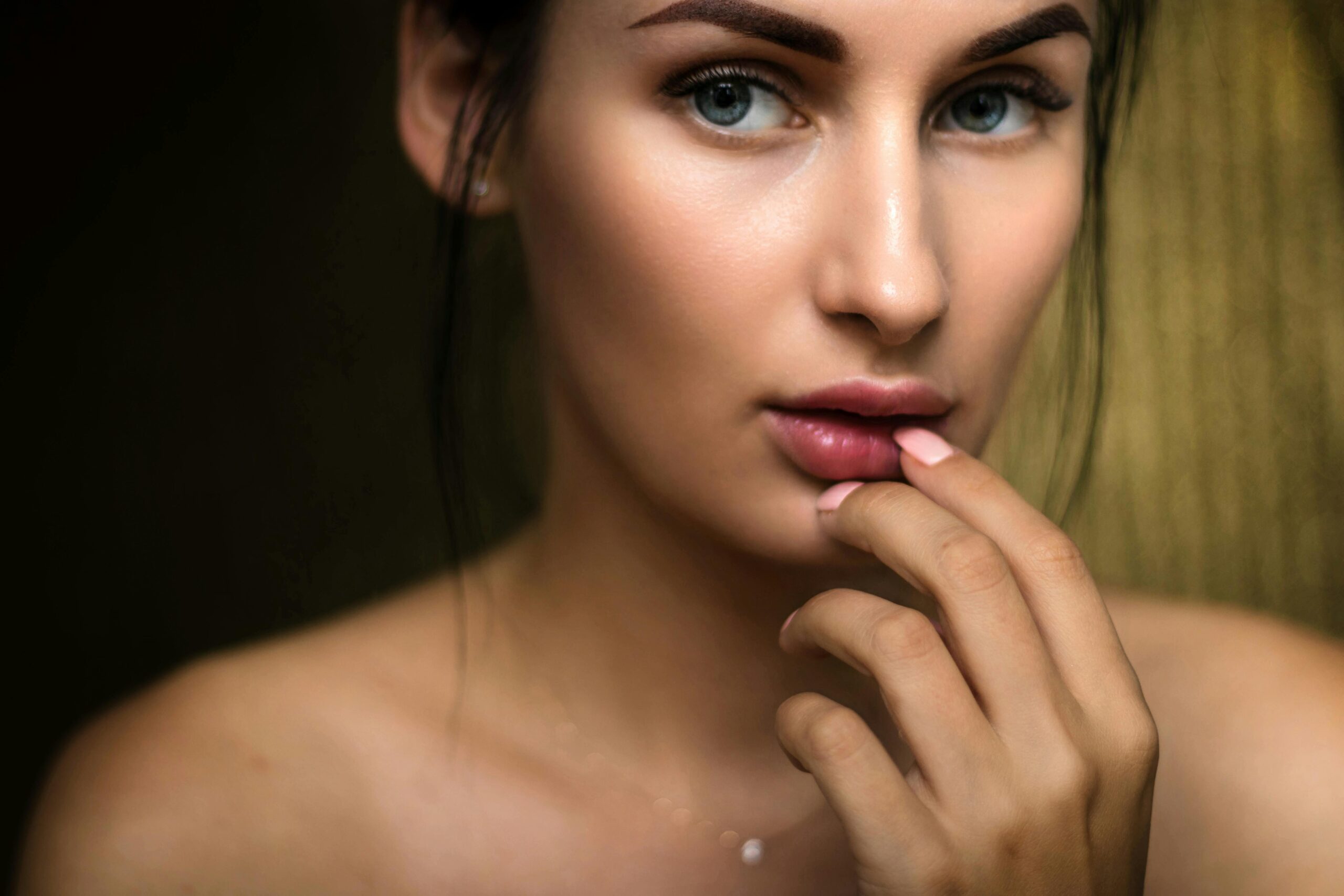 What is iS Clinical and what skin types is it best for?